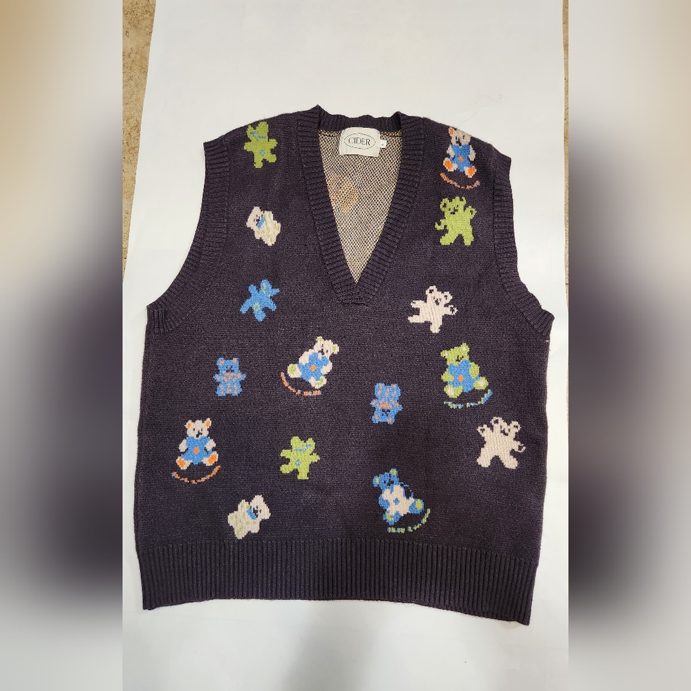 Cider Purple Sweater Vest with Colorful Patterns